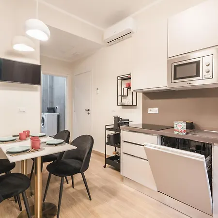 C1 Top Class Apartment, Con Due Da Letto Delux E Giardino 公寓 *